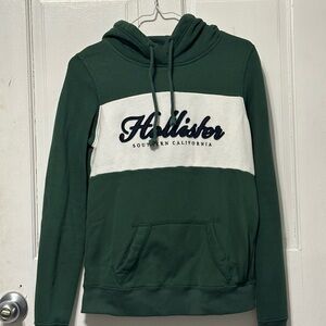 Hollister Men's Green Hoodie